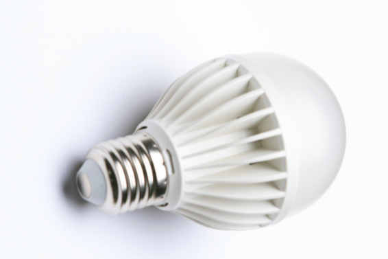 高功率白光 LED 散熱問題的解決方案 高功率白光 LED 散熱問題的解決方案